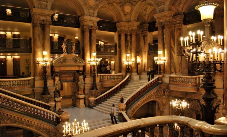 review a place paris opera